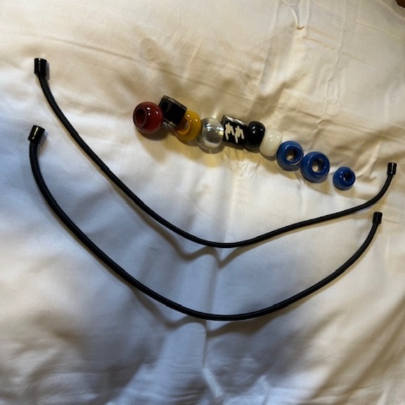 Zsiska Jewellery Bundle: 2 Necklace Cords + 10 Resin Beads! - Picture 4 of 7